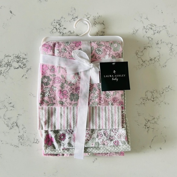 Laura Ashley 4 pack baby receiving blankets - Picture 3 of 10